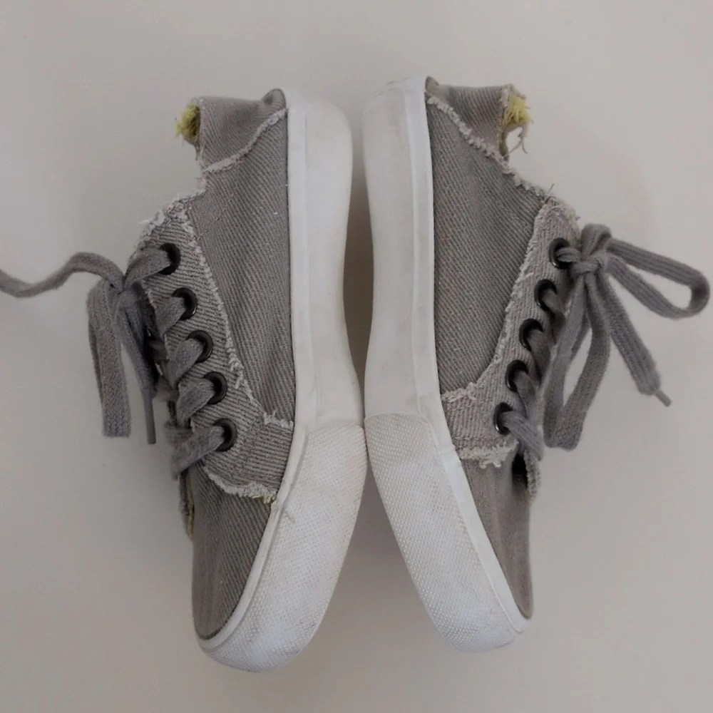 Lamo Vita Lace Up Sneakers - 1